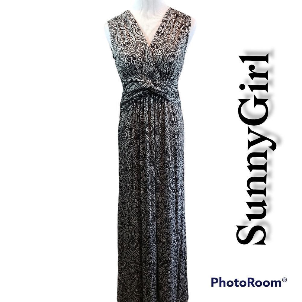 *Sunny Girl -Women's Black and White Maxi Dress,  Small, EUC